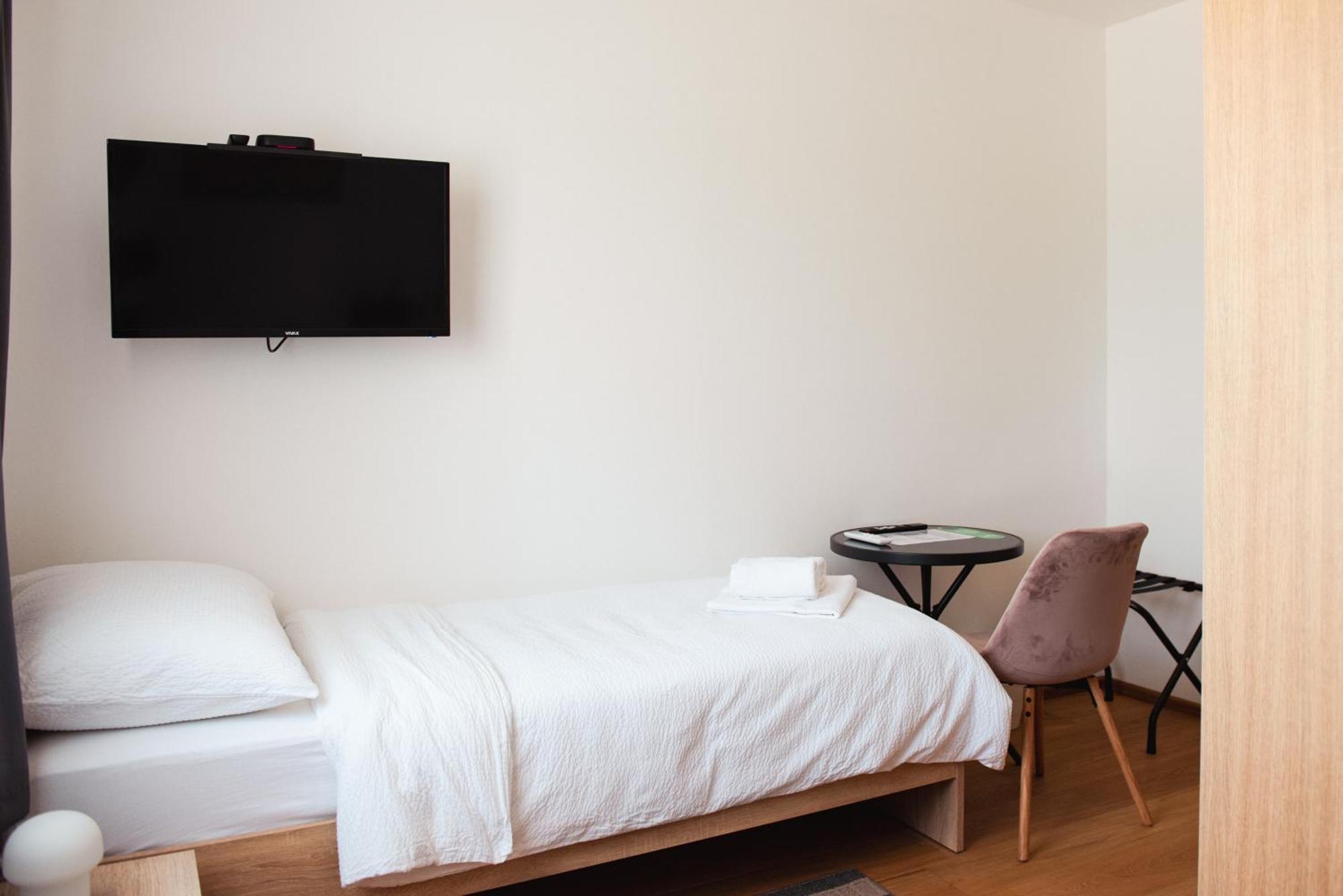 Rooms Enter Ogulin Ostarije 外观 照片